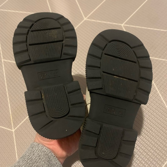 Zara Little Girl Boots - Picture 4 of 4